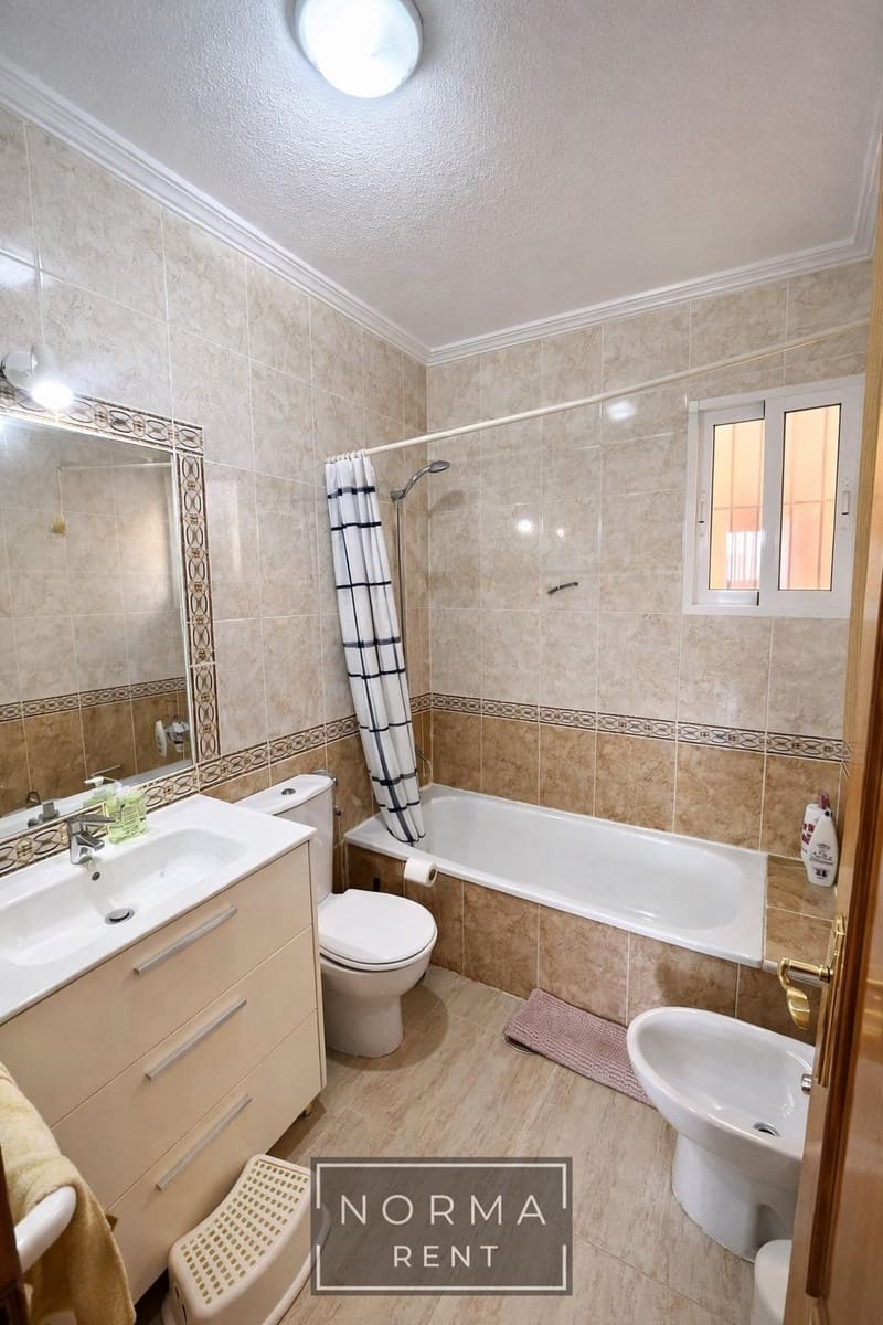 3 Zimmer Reihenhaus zu vermieten in Orihuela Costa mit Pool - 1.200 € (Ref: 9591389)