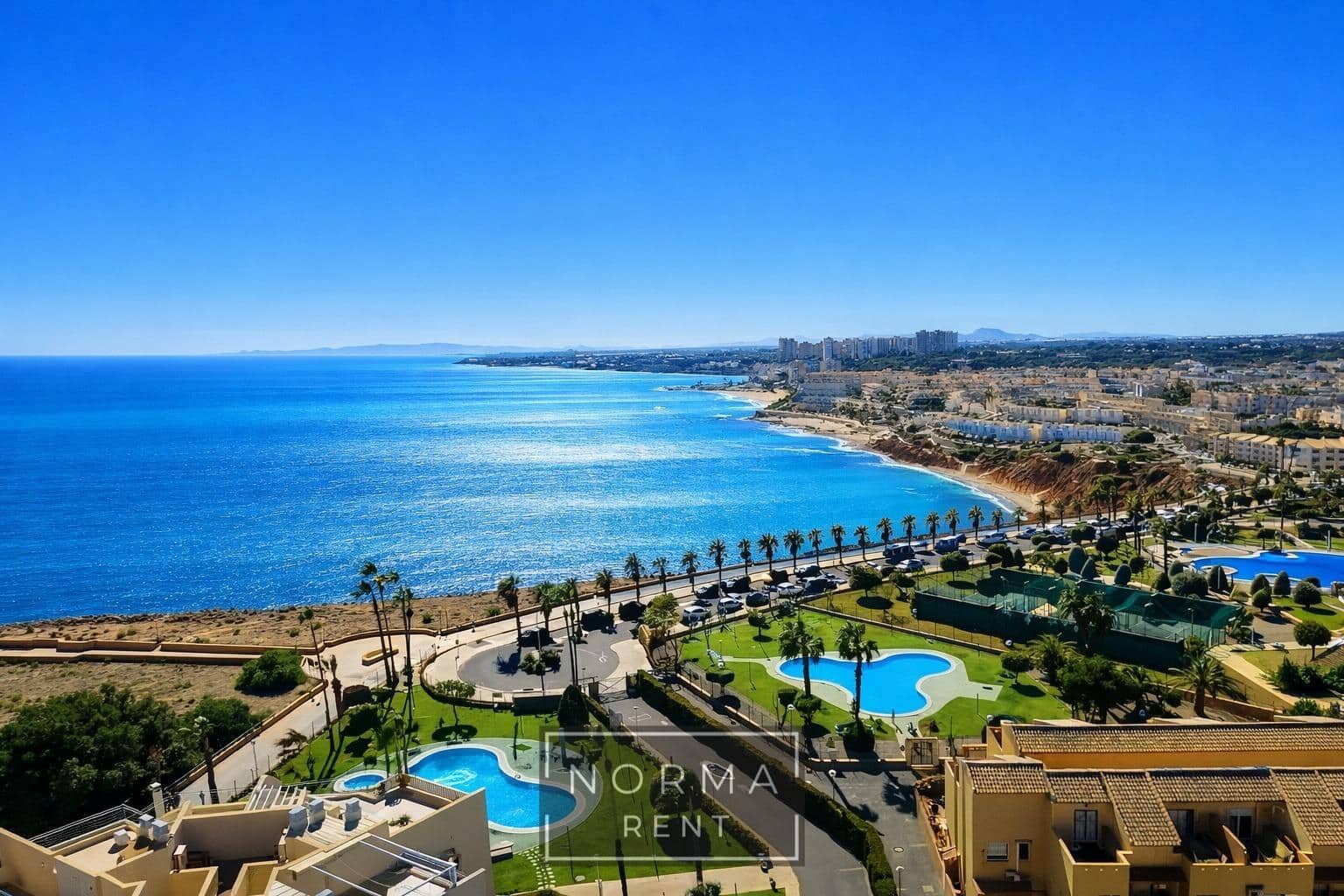 3 Zimmer Reihenhaus zu vermieten in Orihuela Costa mit Pool - 1.200 € (Ref: 9591389)