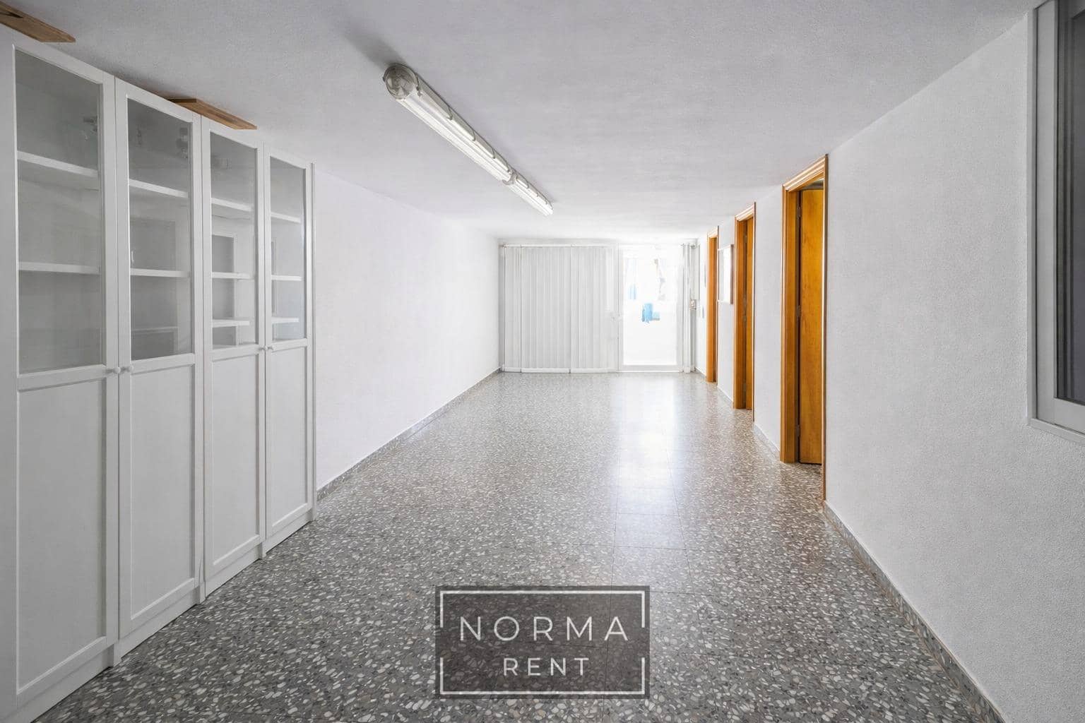 5 bedroom Terraced Villa for rent in Torrevieja with pool - € 950 (Ref: 9605059)