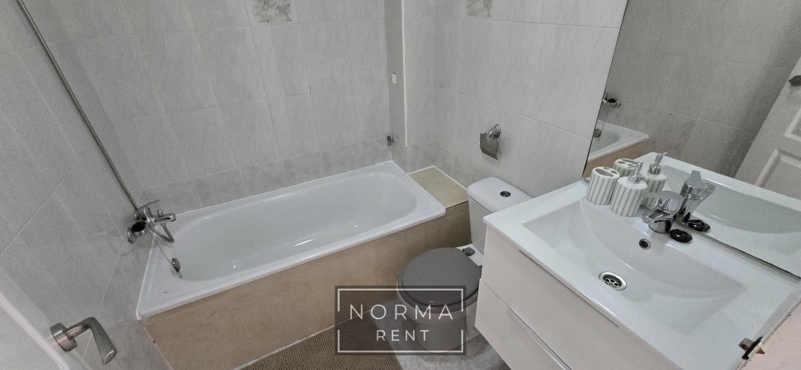 2 quarto Apartamento para arrendar em Torrevieja - 700 € (Ref: 9625773)