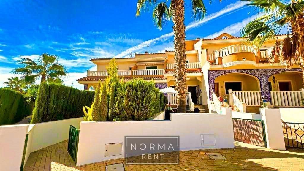 2 quarto Bungalow para arrendar em Ciudad Quesada com piscina - 800 € (Ref: 9625774)