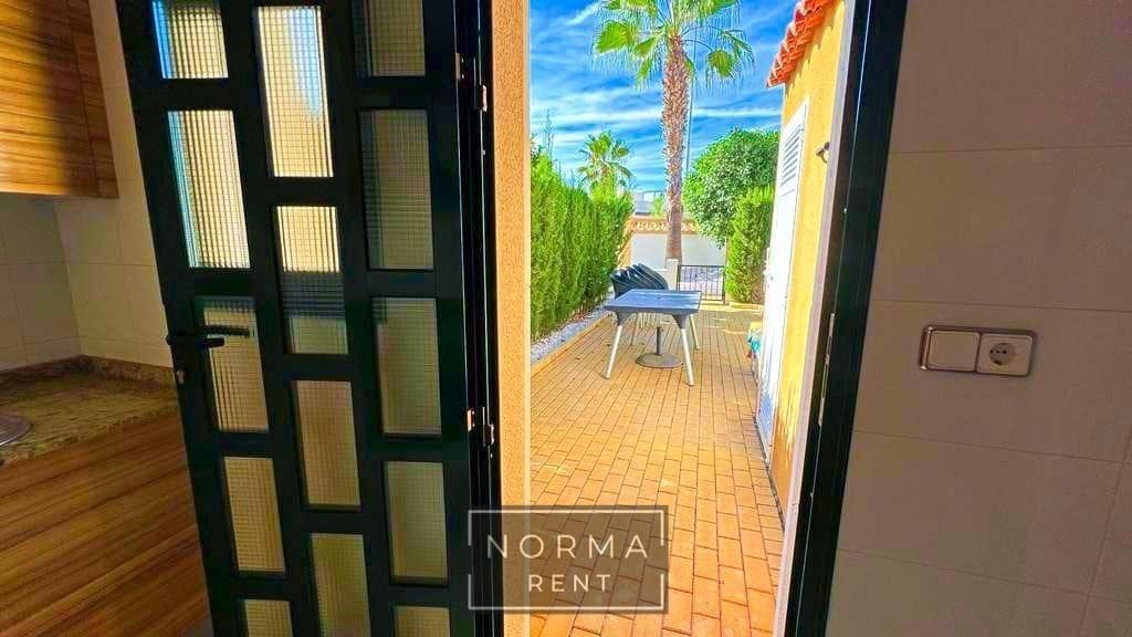 2 quarto Bungalow para arrendar em Ciudad Quesada com piscina - 800 € (Ref: 9625774)