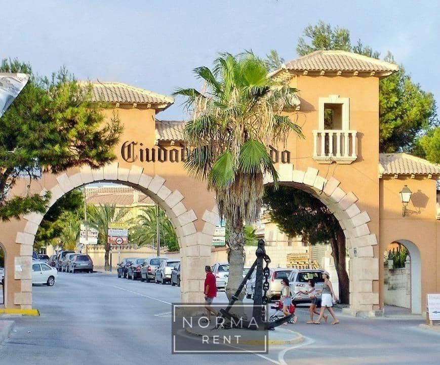 2 quarto Bungalow para arrendar em Ciudad Quesada com piscina - 800 € (Ref: 9625774)