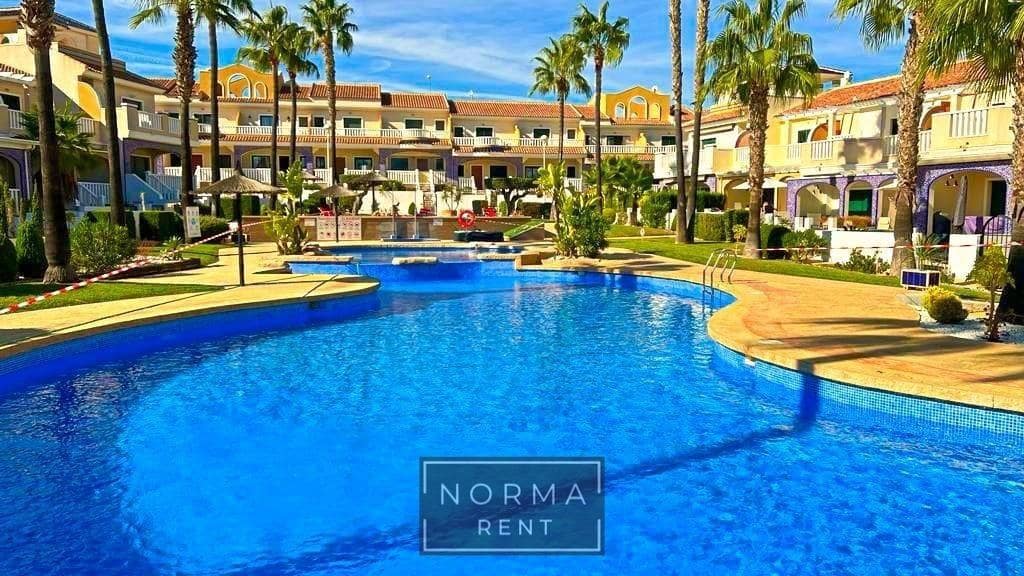 2 quarto Bungalow para arrendar em Ciudad Quesada com piscina - 800 € (Ref: 9625774)