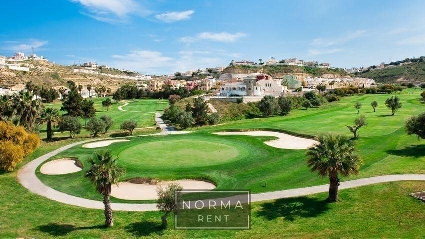 2 quarto Bungalow para arrendar em Ciudad Quesada com piscina - 800 € (Ref: 9625774)