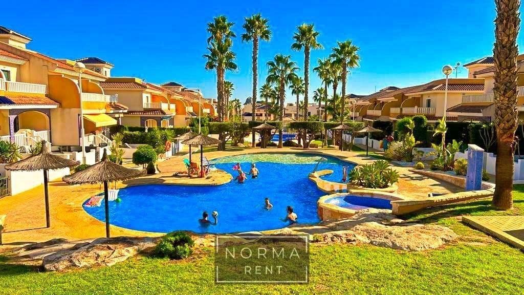 2 quarto Bungalow para arrendar em Ciudad Quesada com piscina - 800 € (Ref: 9625774)