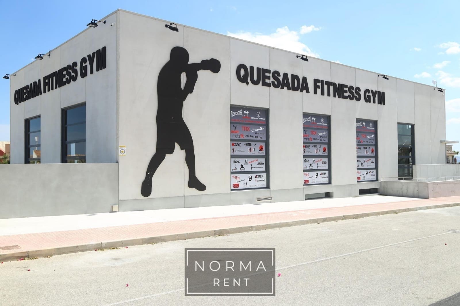 2 quarto Bungalow para arrendar em Ciudad Quesada com piscina - 800 € (Ref: 9625774)