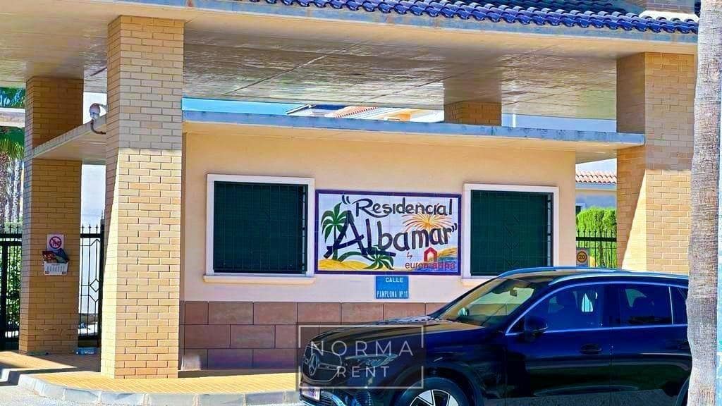 2 bedroom Bungalow for rent in Ciudad Quesada with pool - € 800 (Ref: 9625774)