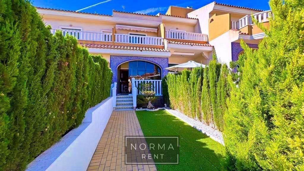 2 bedroom Bungalow for rent in Ciudad Quesada with pool - € 800 (Ref: 9625774)