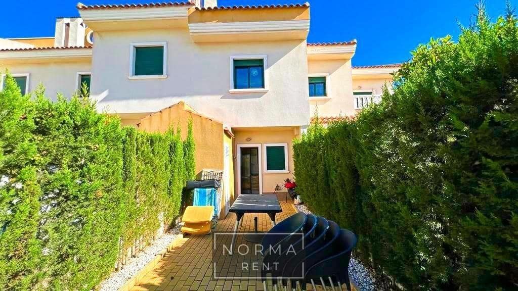 2 bedroom Bungalow for rent in Ciudad Quesada with pool - € 800 (Ref: 9625774)