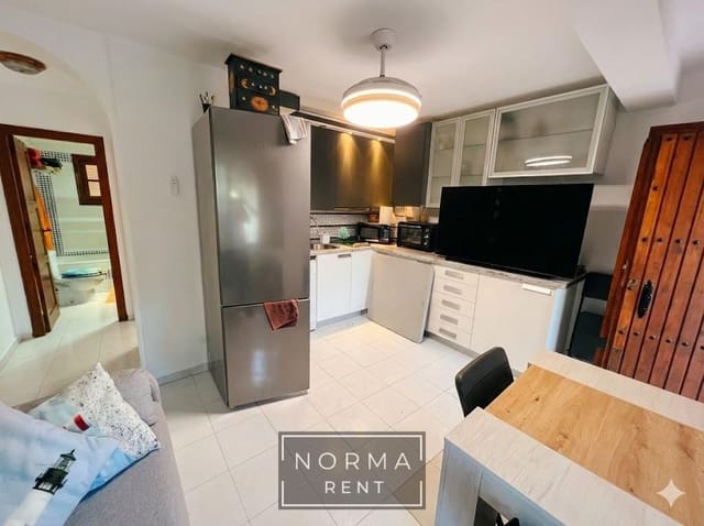 1 soveværelse Lejlighed til leje i San Miguel de Salinas med swimmingpool - € 550 (Ref: 9652095)