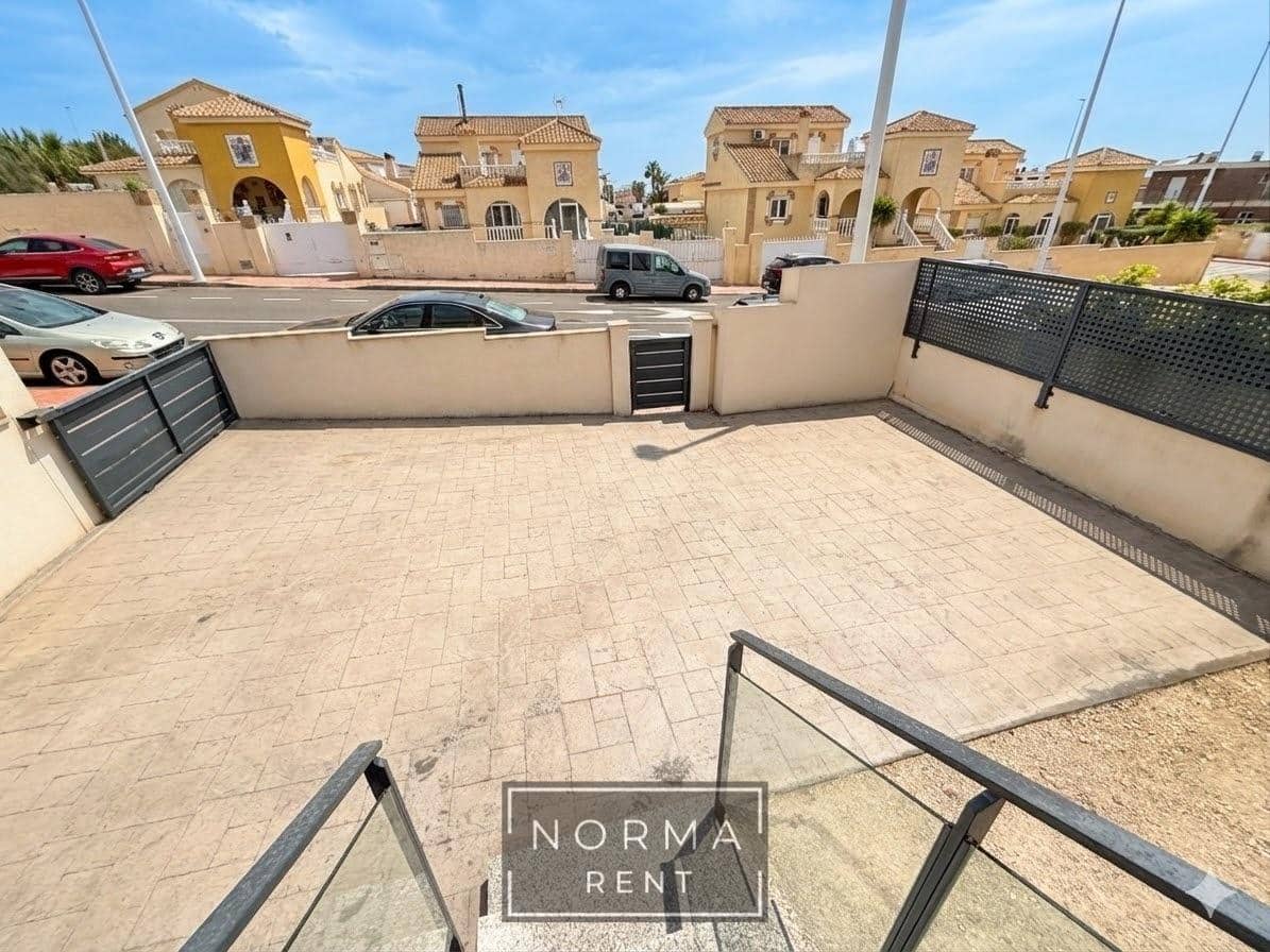 2 soverom Leilighet til leie i Gran Alacant - € 1 230 (Ref: 9656176)