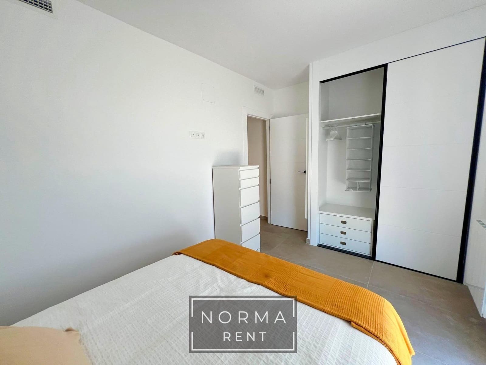 Villa/Maison Mitoyenne de 2 chambres à louer à Gran Alacant - 1 330 € (Ref: 9791131)