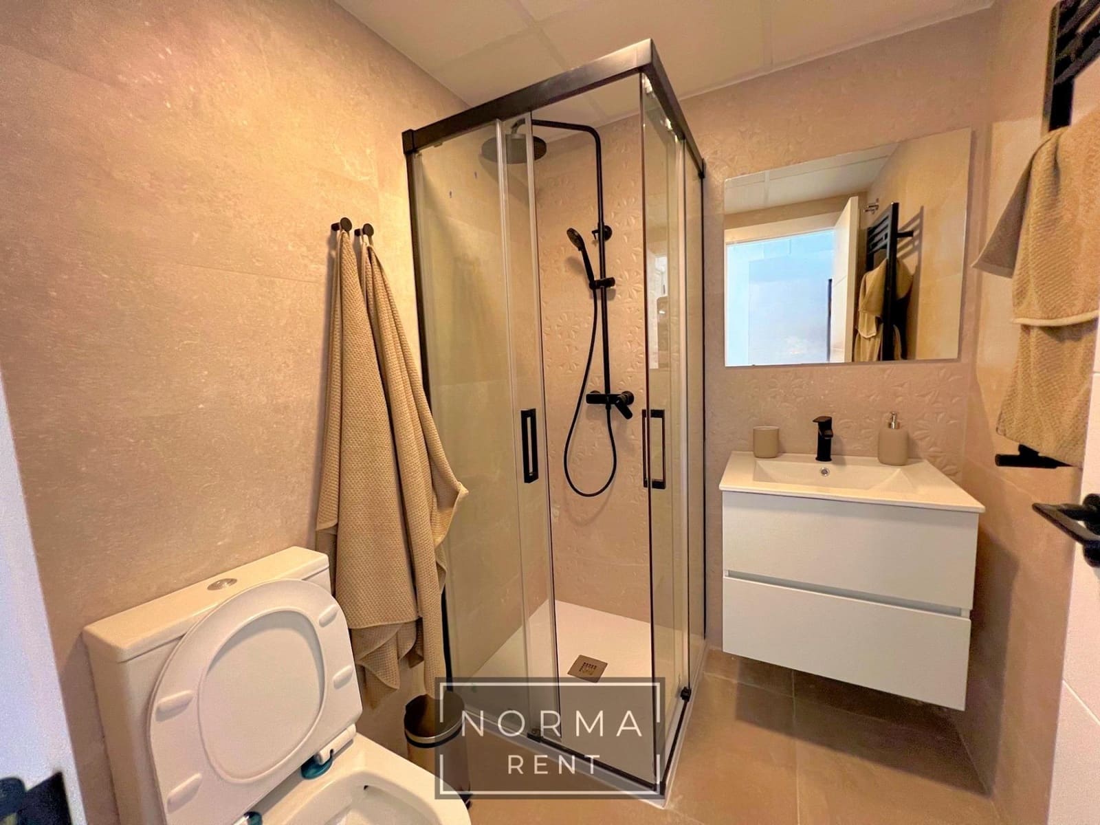 2 Zimmer Reihenhaus zu vermieten in Alicante / Alacant Stadt mit Garage - 1.330 € (Ref: 9794739)