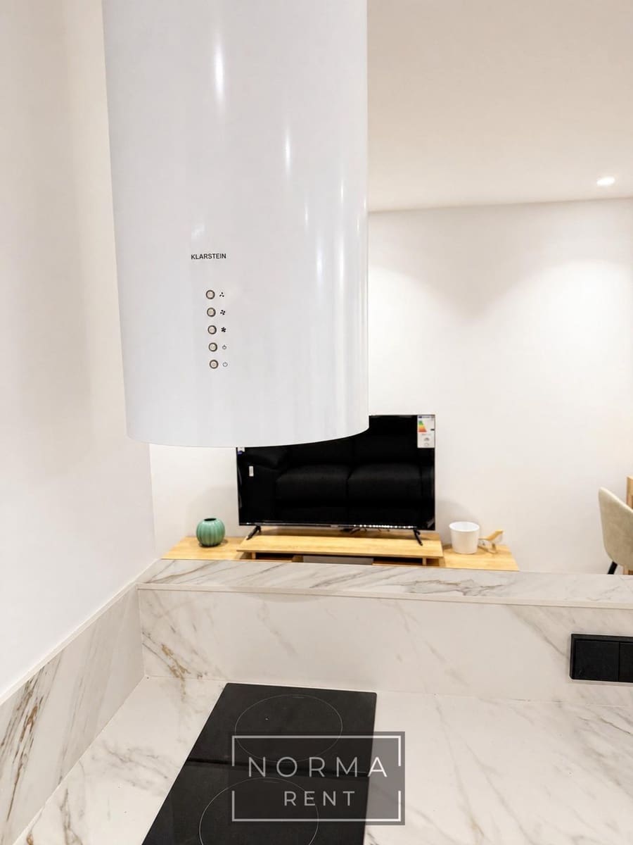 2 soveværelse Lejlighed til leje i Alicante by med garage - € 1.450 (Ref: 9801308)