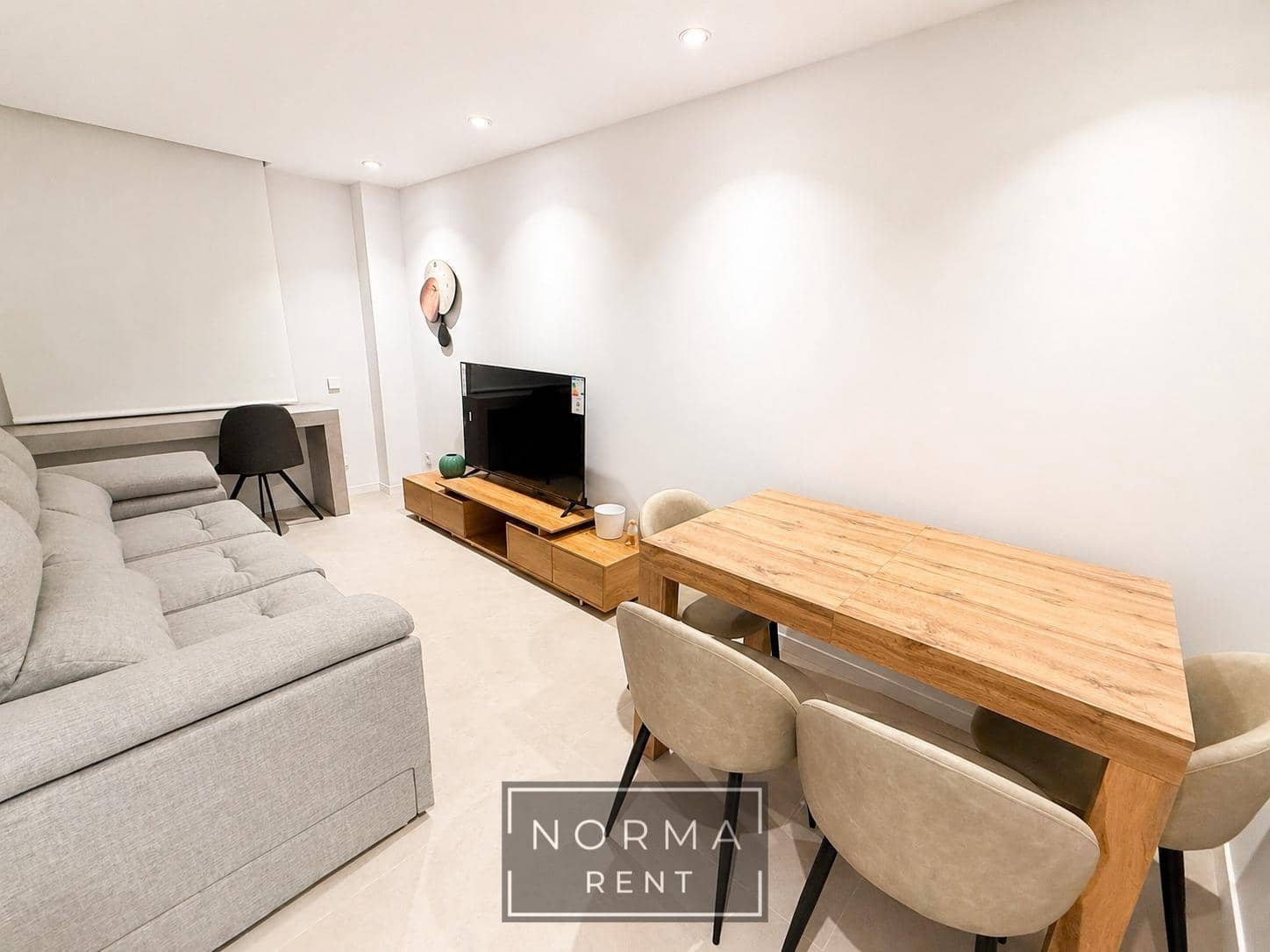 2 soveværelse Lejlighed til leje i Alicante by med garage - € 1.450 (Ref: 9801308)