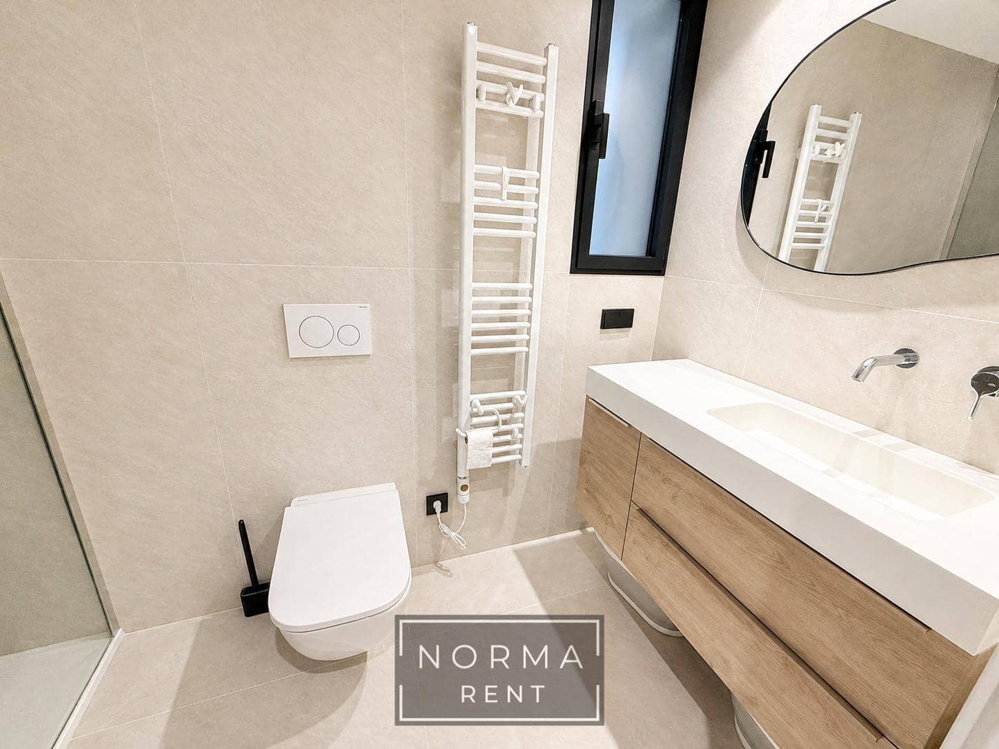 2 soveværelse Lejlighed til leje i Alicante by med garage - € 1.450 (Ref: 9801308)