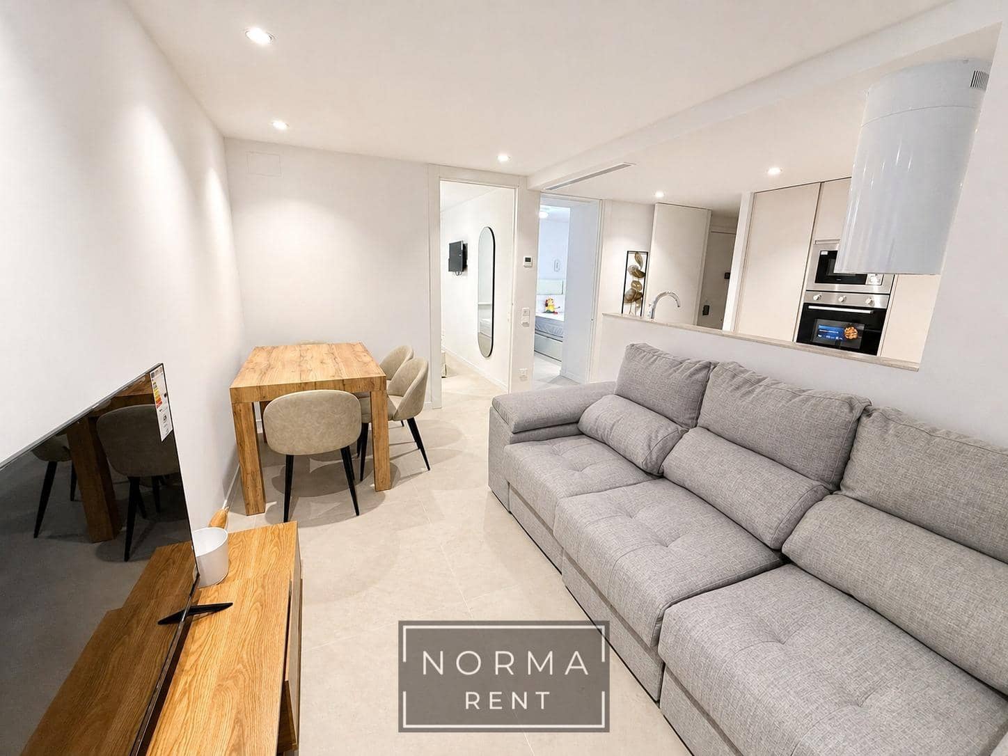 2 soveværelse Lejlighed til leje i Alicante by med garage - € 1.450 (Ref: 9801308)