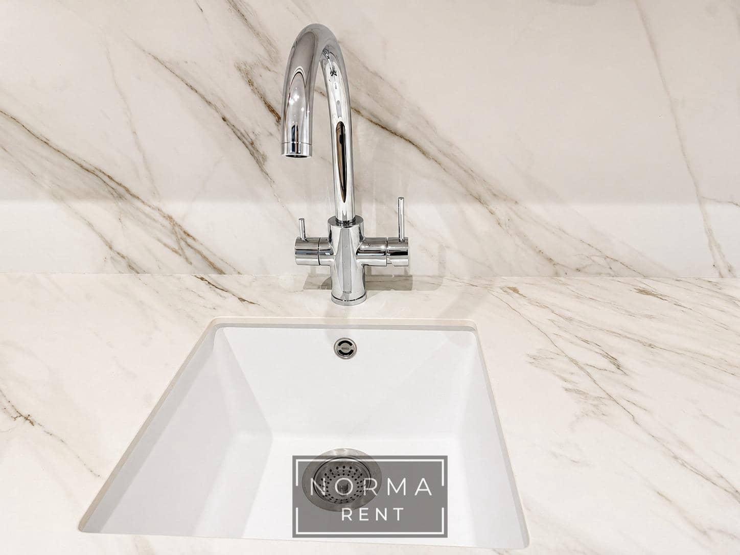 2 camera da letto Appartamento da affittare in Alicante citta con garage - 1.800 € (Rif: 9801309)