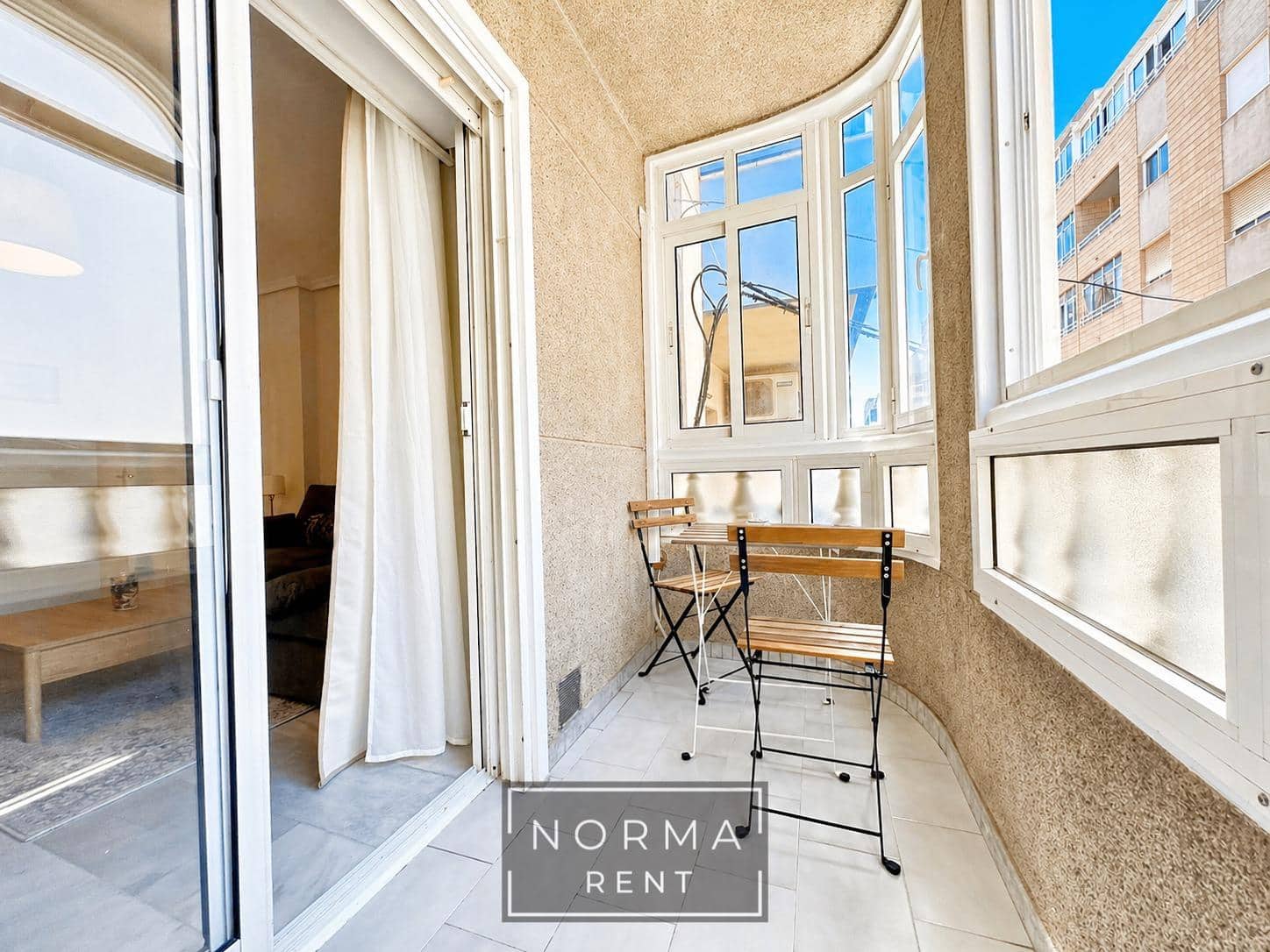 1 Zimmer Apartment zu vermieten in Torrevieja - 700 € (Ref: 9813846)