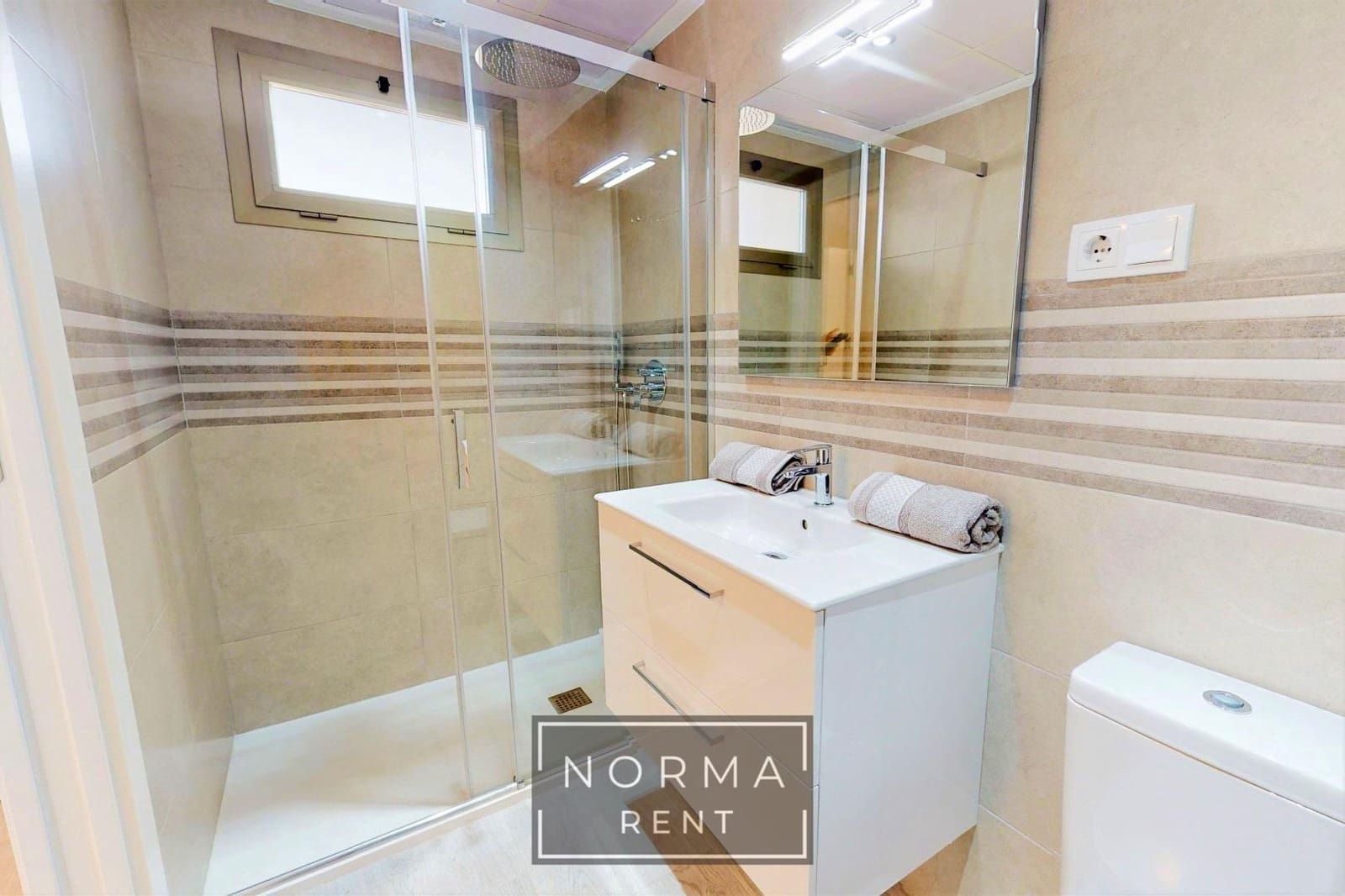 3 Zimmer Apartment zu vermieten in Villamartin mit Pool Garage - 1.500 € (Ref: 9827163)