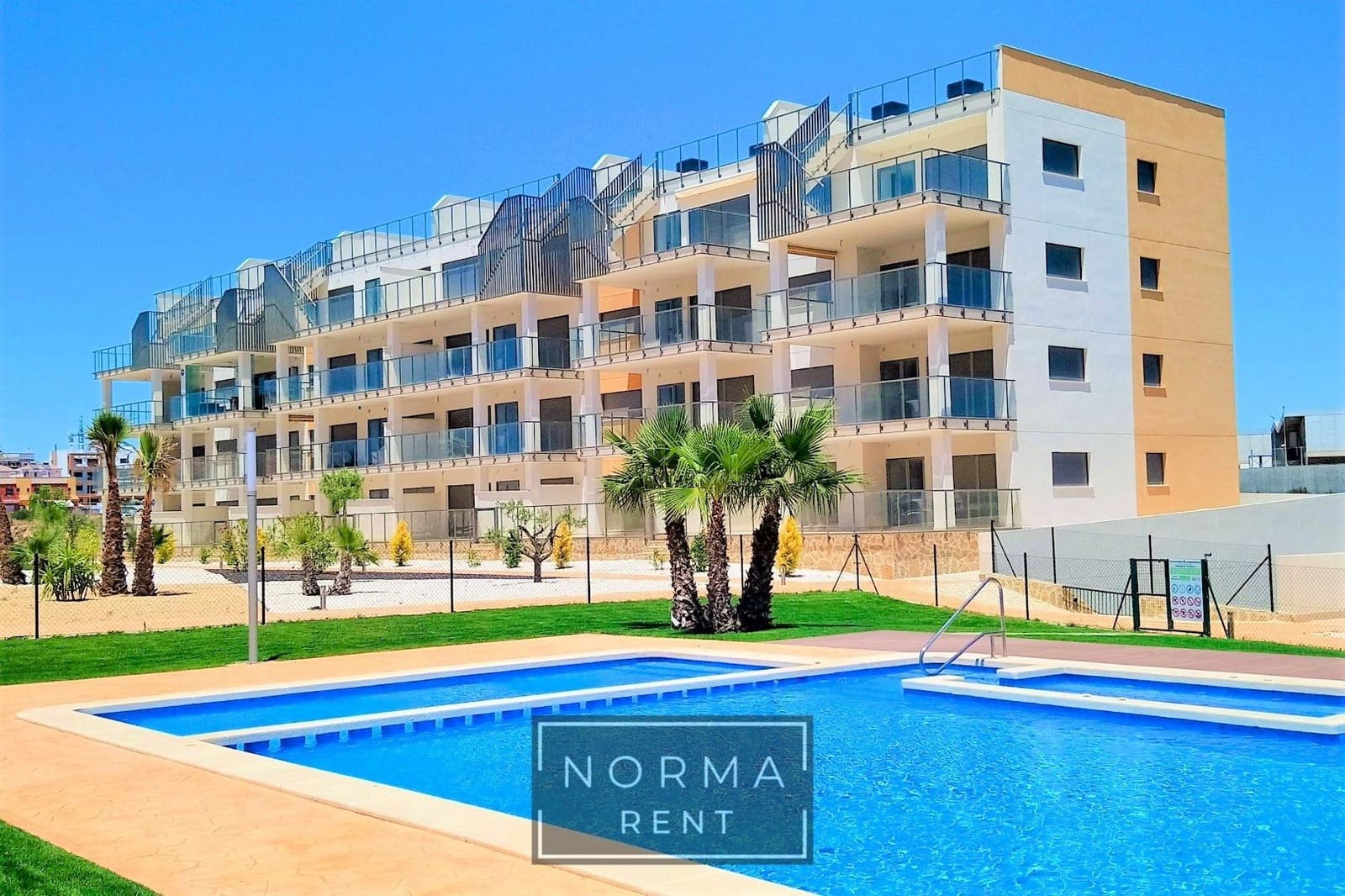 3 Zimmer Apartment zu vermieten in Villamartin mit Pool Garage - 1.500 € (Ref: 9827163)