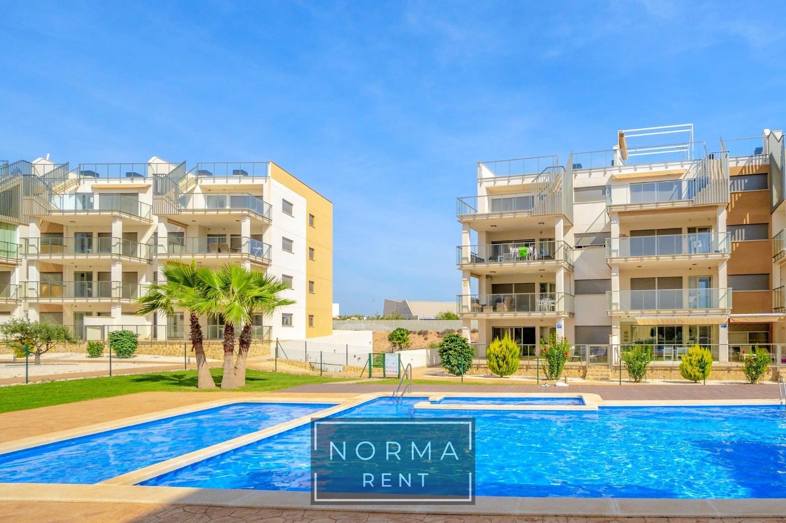 3 Zimmer Apartment zu vermieten in Villamartin mit Pool Garage - 1.500 € (Ref: 9827163)
