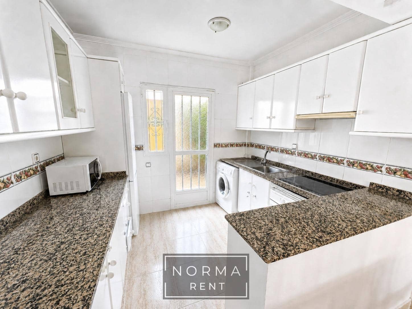 3 bedroom Terraced Villa for rent in Cabo Roig with pool garage - € 975 (Ref: 9851855)