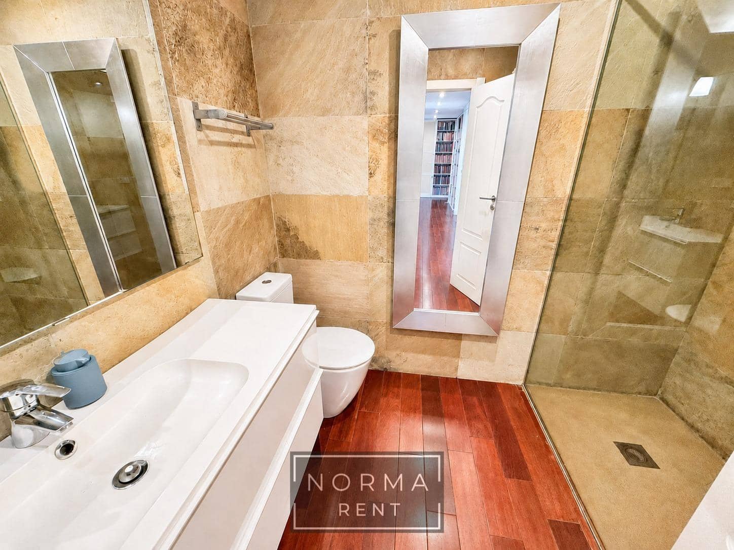 4 sovrum Lägenhet att hyra i Torrevieja med pool garage - 2 100 € (Ref: 9888130)