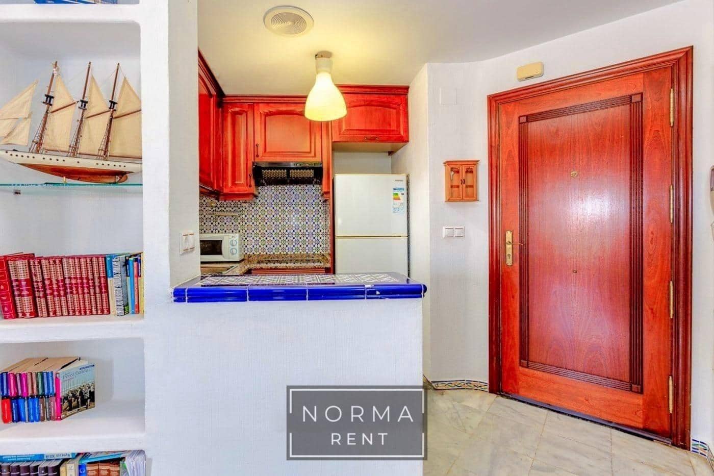 2 bedroom Apartment for rent in Torrevieja with pool - € 900 (Ref: 9896400)