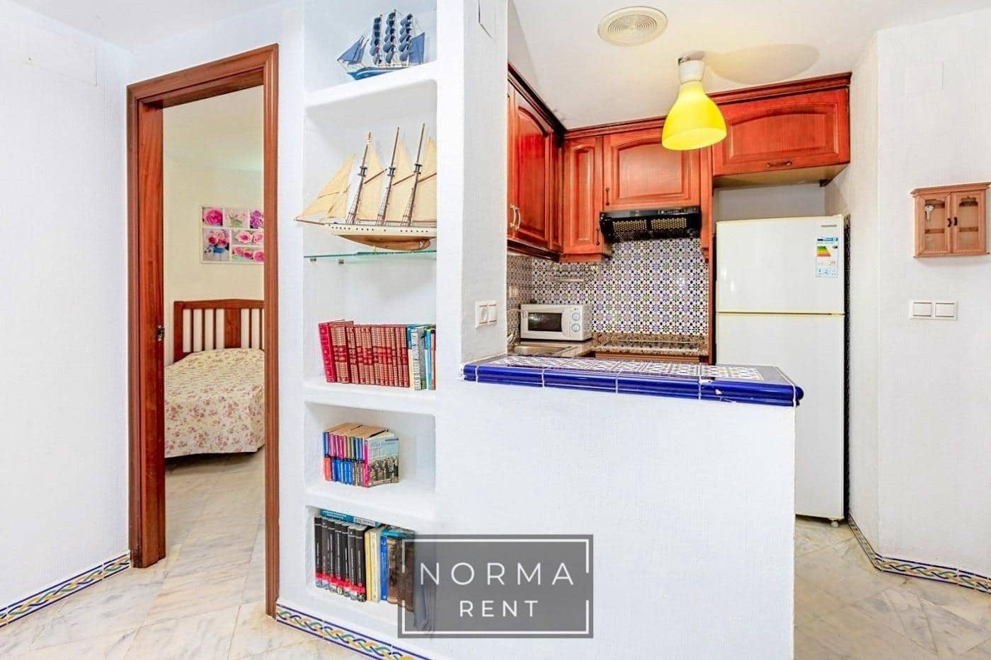 2 bedroom Apartment for rent in Torrevieja with pool - € 900 (Ref: 9896400)