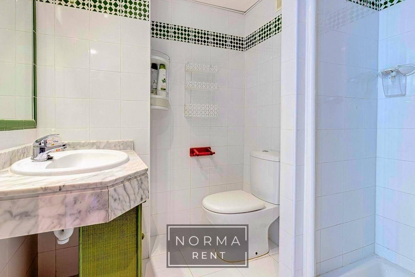 2 bedroom Apartment for rent in Torrevieja with pool - € 900 (Ref: 9896400)