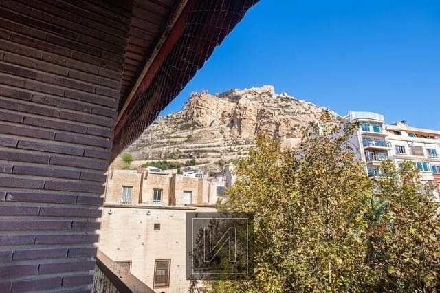 4 camera da letto Appartamento in vendita in Casco Antiguo - Sant Cruz - Ayuntamiento, Alicante città - 675.000 € (Rif: 9904027)