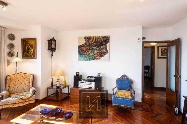 4 camera da letto Appartamento in vendita in Casco Antiguo - Sant Cruz - Ayuntamiento, Alicante città - 675.000 € (Rif: 9904027)