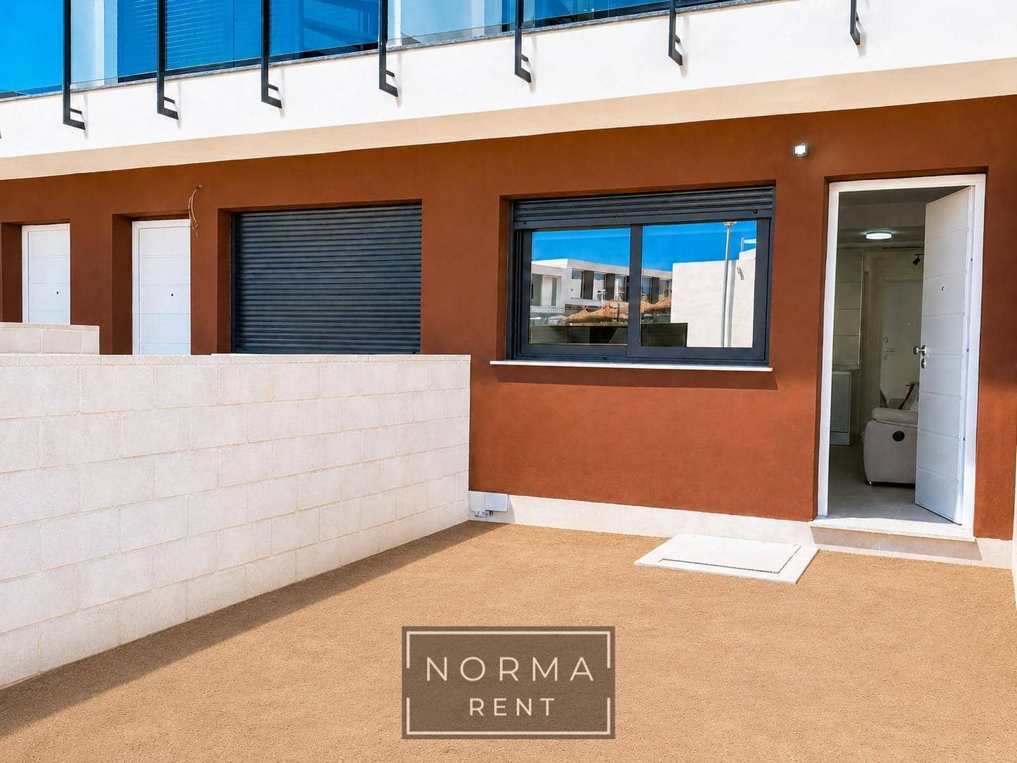 3 quarto Moradia em Banda para arrendar em Gran Alacant com piscina garagem - 1 700 € (Ref: 9927501)
