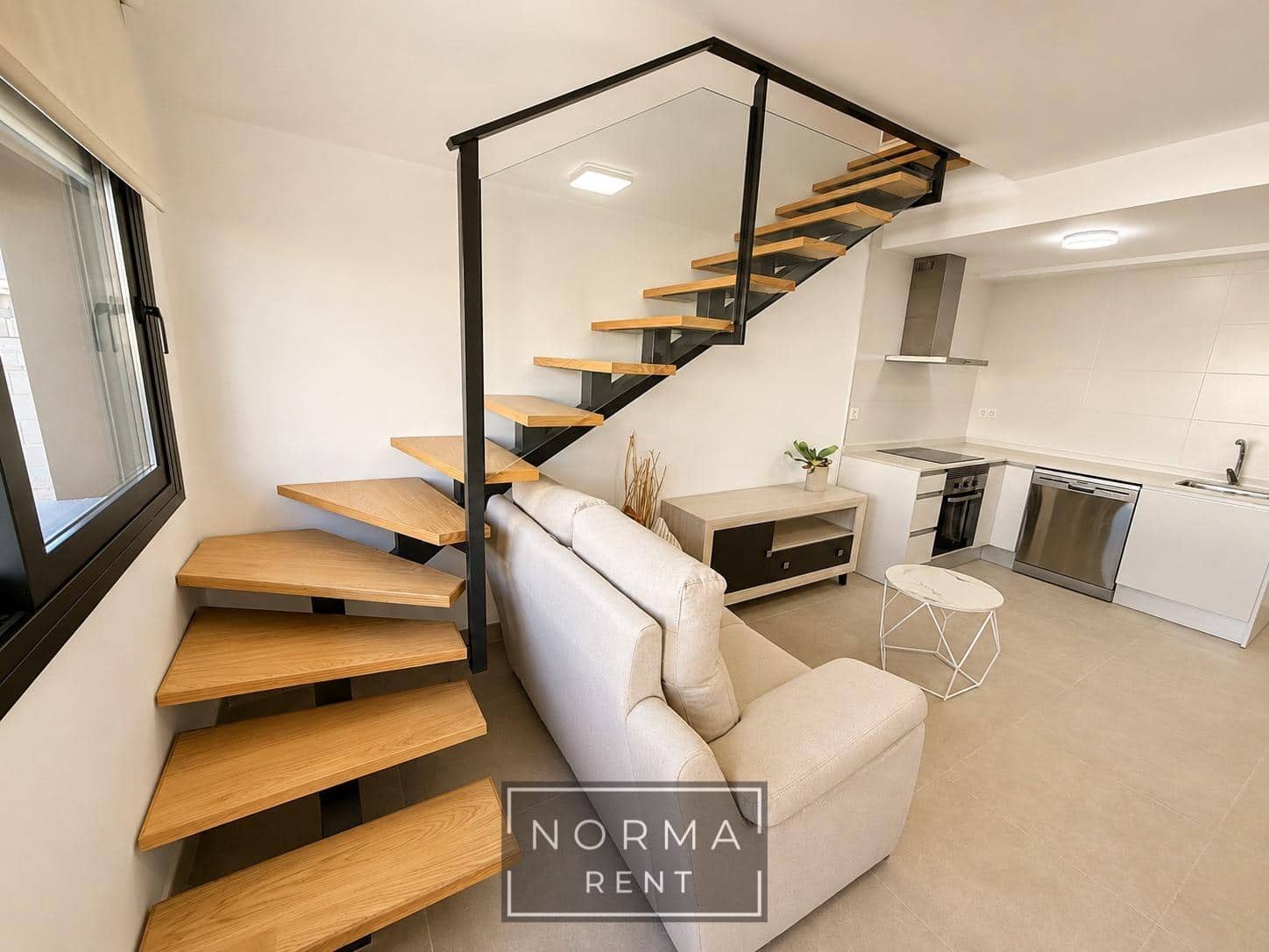 3 quarto Moradia em Banda para arrendar em Gran Alacant com piscina garagem - 1 700 € (Ref: 9927501)
