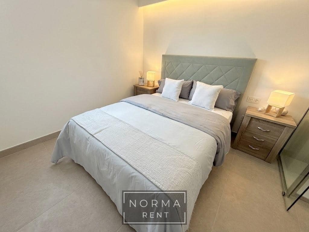 3 quarto Moradia em Banda para arrendar em Gran Alacant com piscina garagem - 1 700 € (Ref: 9927501)