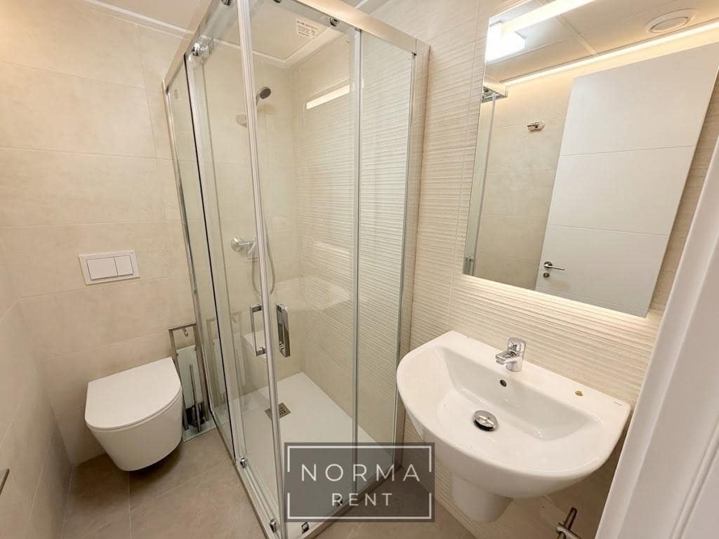 3 quarto Moradia em Banda para arrendar em Gran Alacant com piscina garagem - 1 700 € (Ref: 9927501)