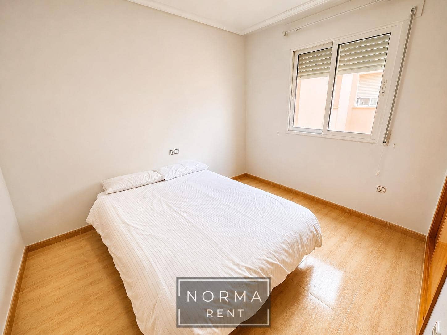 2 makuuhuone Huoneisto vuokrattavana paikassa Orihuela Costa mukana uima-altaan 
autotalli - 850 € (Ref: 9958044)