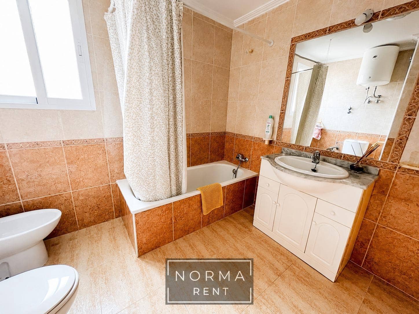 2 makuuhuone Huoneisto vuokrattavana paikassa Orihuela Costa mukana uima-altaan 
autotalli - 850 € (Ref: 9958044)