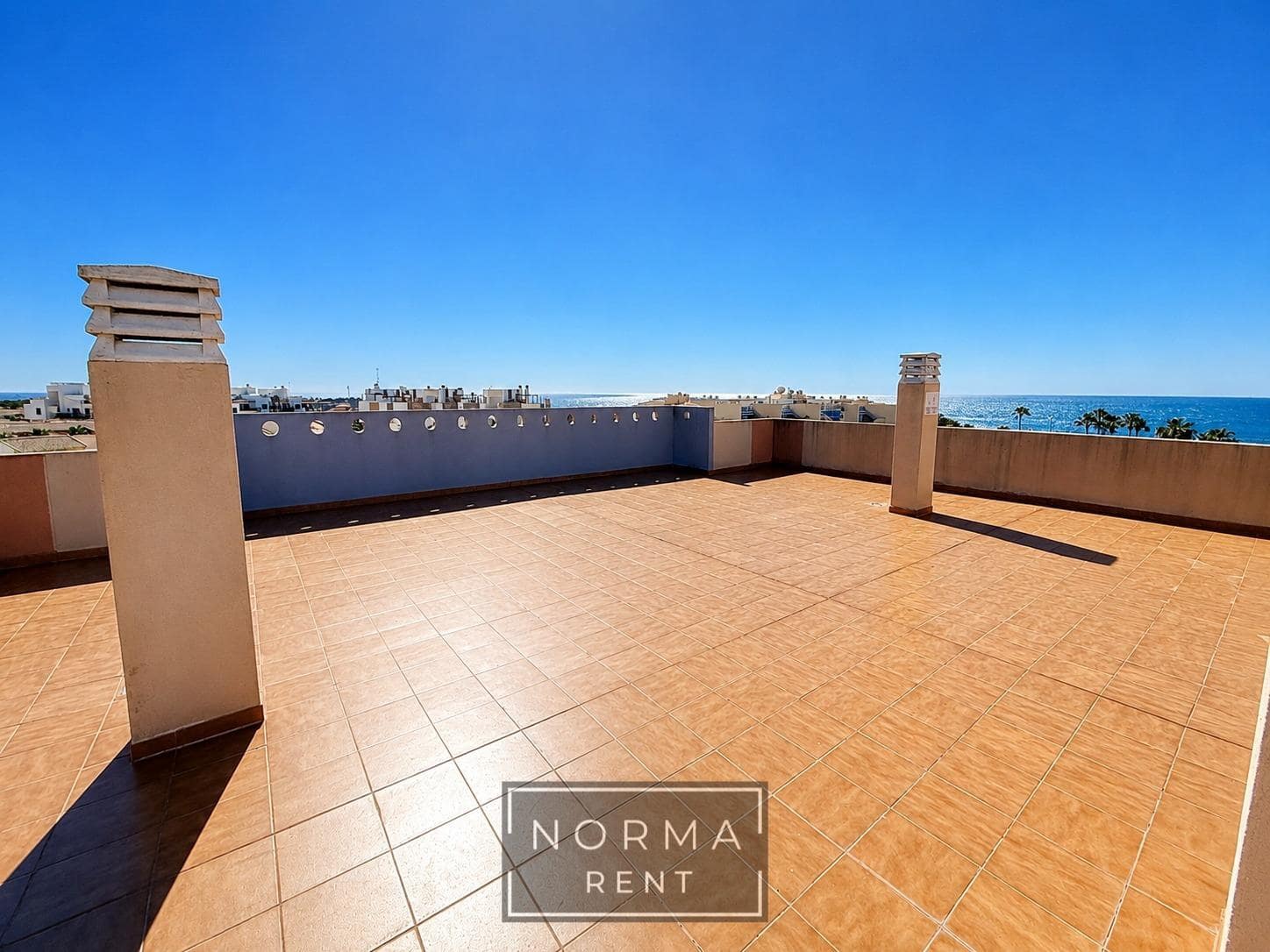Apartamento de 2 habitaciones en Orihuela Costa en alquiler con piscina garaje - 850 € (Ref: 9958044)