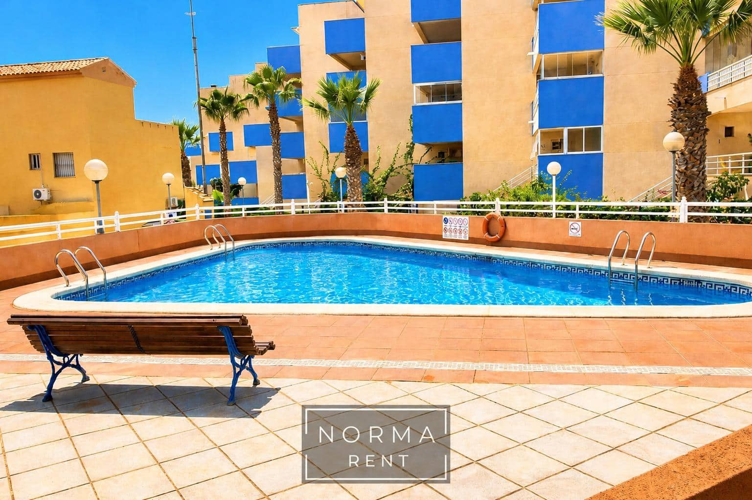 Apartamento de 2 habitaciones en Orihuela Costa en alquiler con piscina garaje - 850 € (Ref: 9958044)