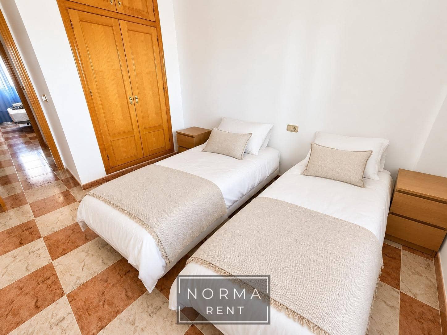 Appartement de 2 chambres à louer à Orihuela Costa avec piscine - 875 € (Ref: 9970700)