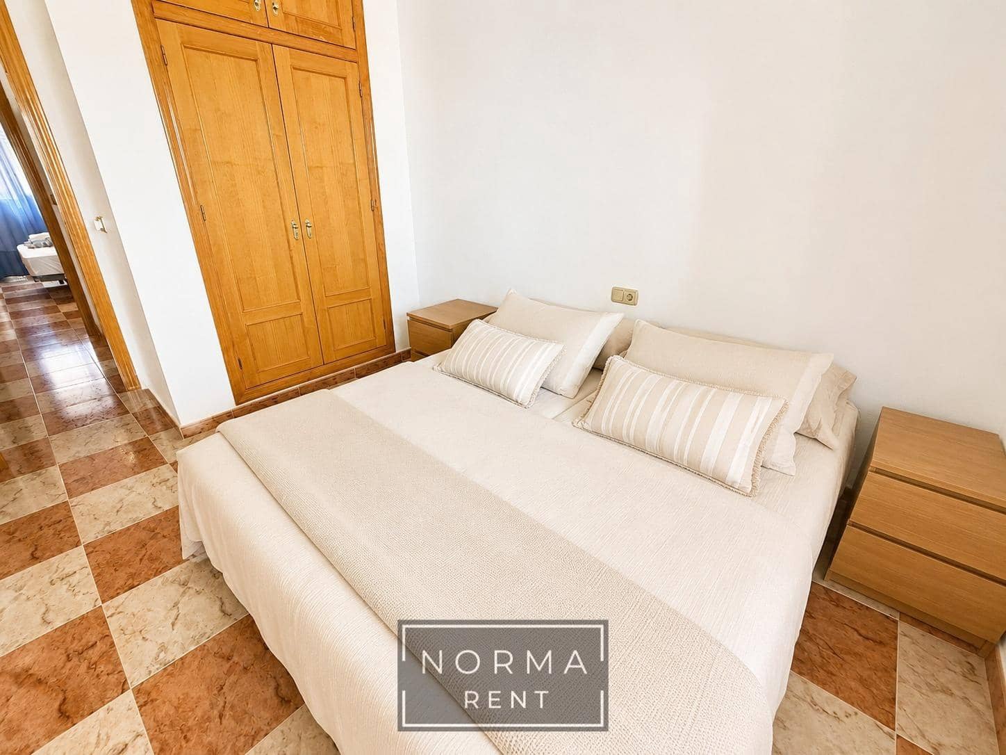 Appartement de 2 chambres à louer à Orihuela Costa avec piscine - 875 € (Ref: 9970700)