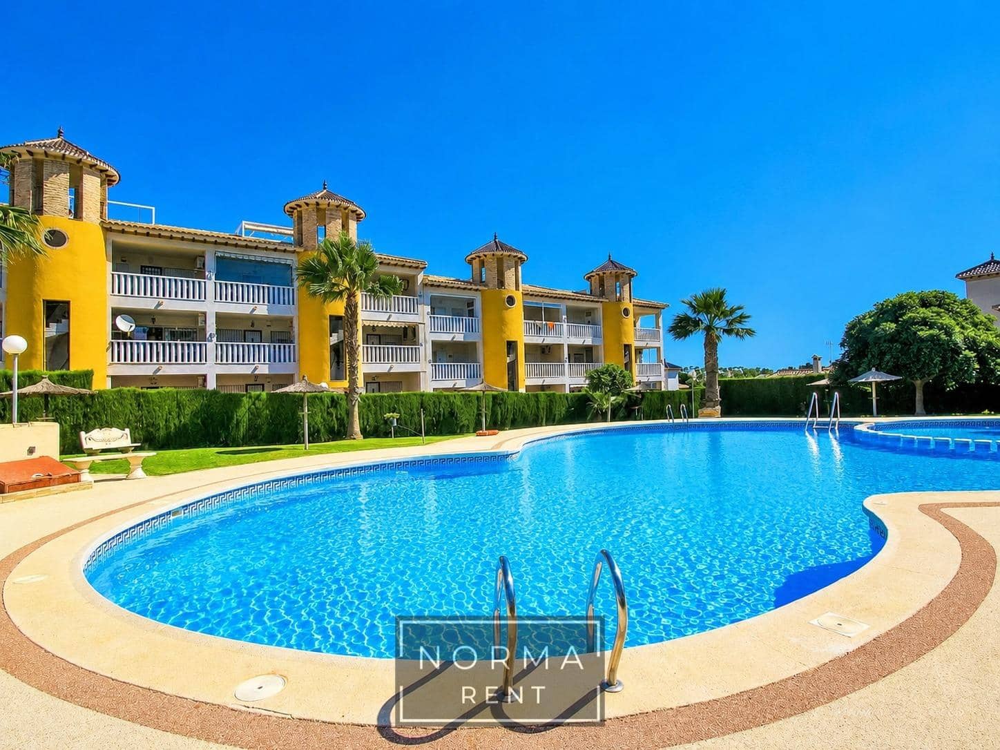 Appartement de 2 chambres à louer à Orihuela Costa avec piscine - 875 € (Ref: 9970700)
