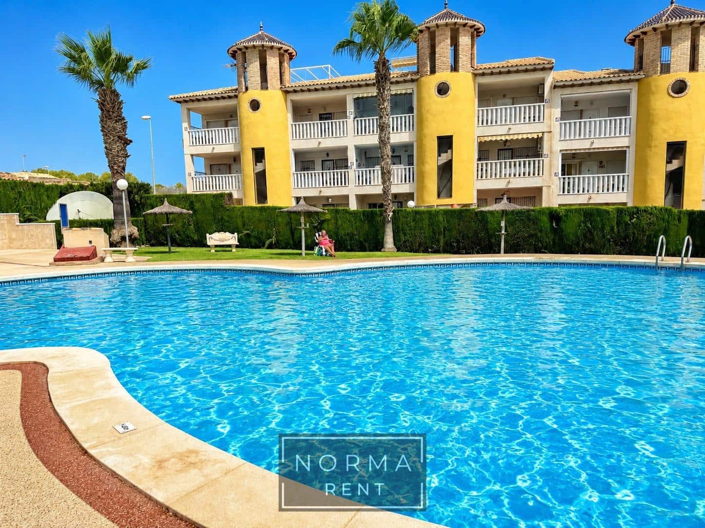 Appartement de 2 chambres à louer à Orihuela Costa avec piscine - 875 € (Ref: 9970700)