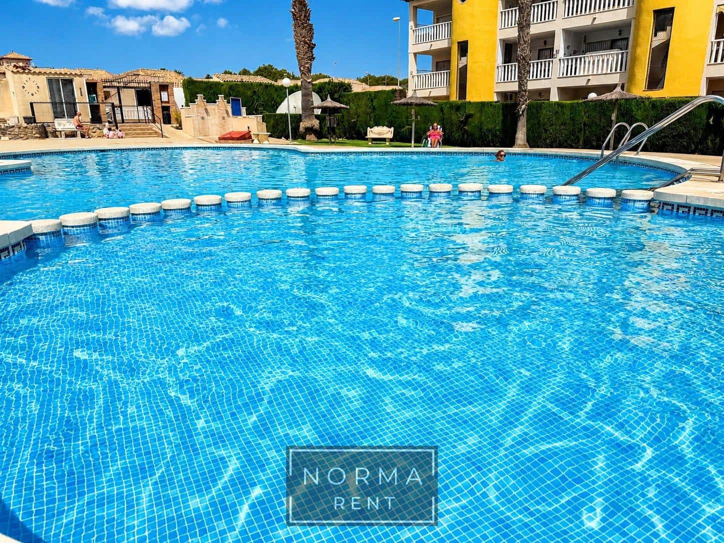 Appartement de 2 chambres à louer à Orihuela Costa avec piscine - 875 € (Ref: 9970700)