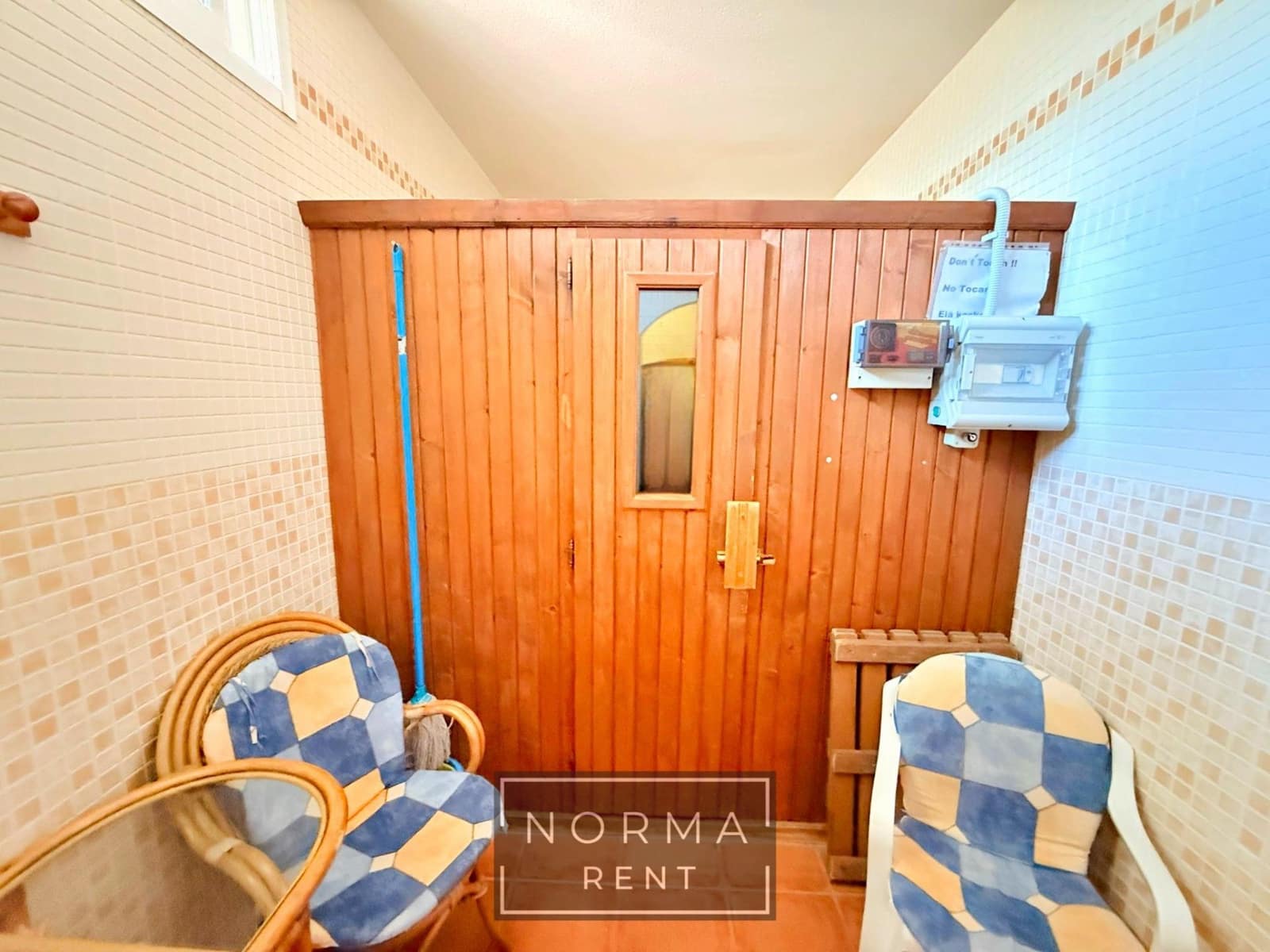 2 soverom Bungalow til leie i Orihuela Costa med svømmebasseng - € 850 (Ref: 9983177)
