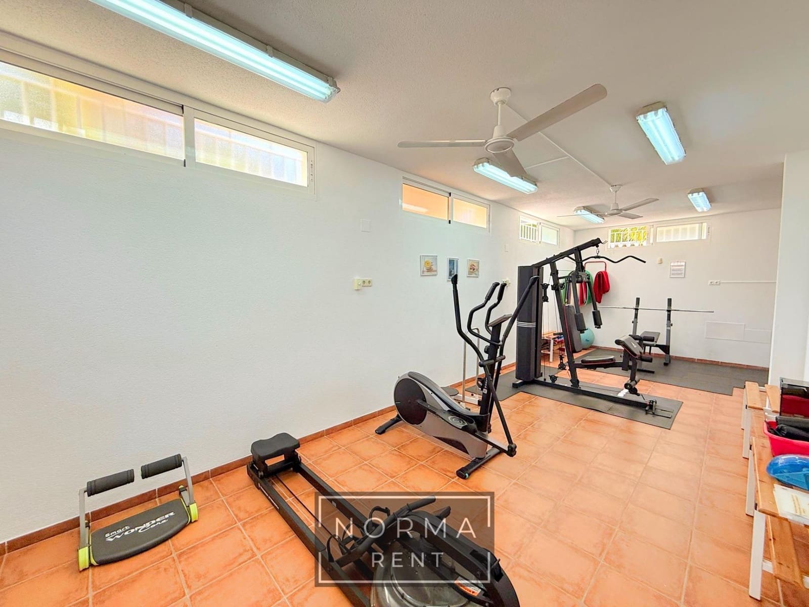 2 soverom Bungalow til leie i Orihuela Costa med svømmebasseng - € 850 (Ref: 9983177)