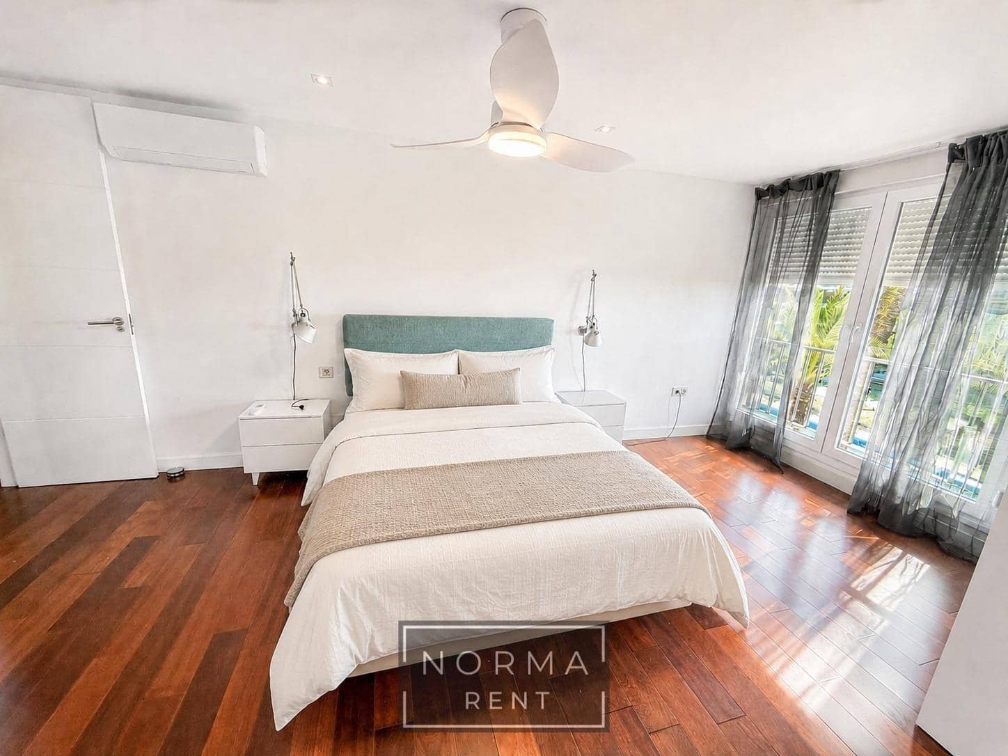 Appartement de 4 chambres à louer à Torrevieja avec piscine garage - 1 950 € (Ref: 9994312)